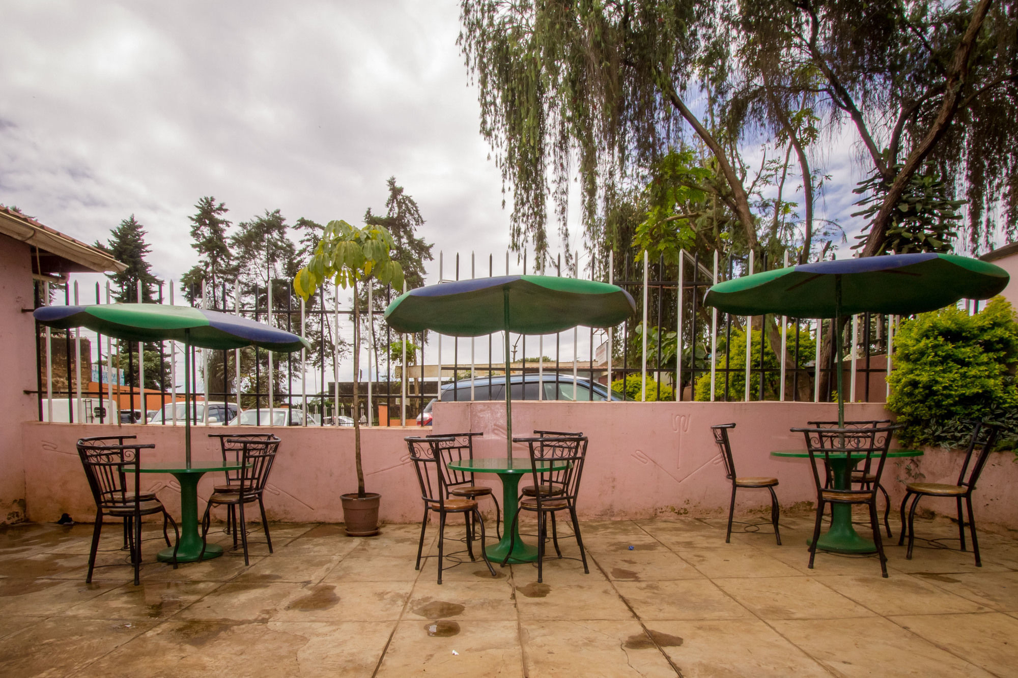 Meru Safari Hotel Exterior photo